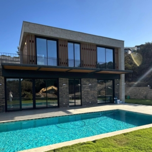 Gümüşlükte denize 300m mesafede satılık  3+1 Müstakil villa